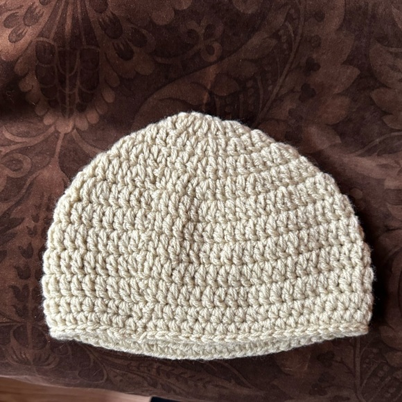 Handmade crochet hat oatmeal color - Picture 1 of 4